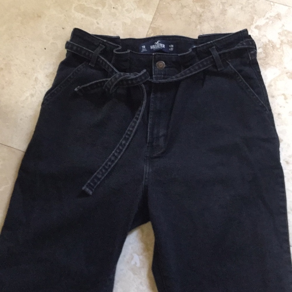 Hollister Ultra high rise mom jeans 🎁 - Picture 3 of 8